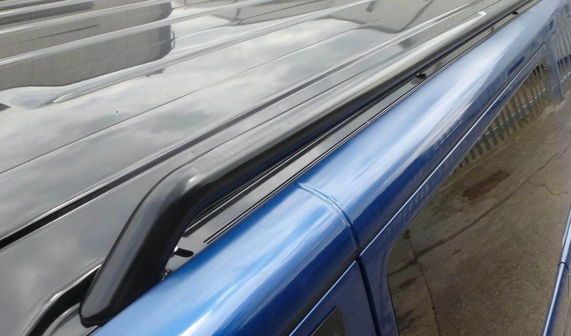 Black OE Style Steel Roof Rails for the Volkswagen Transporter T5 LWB