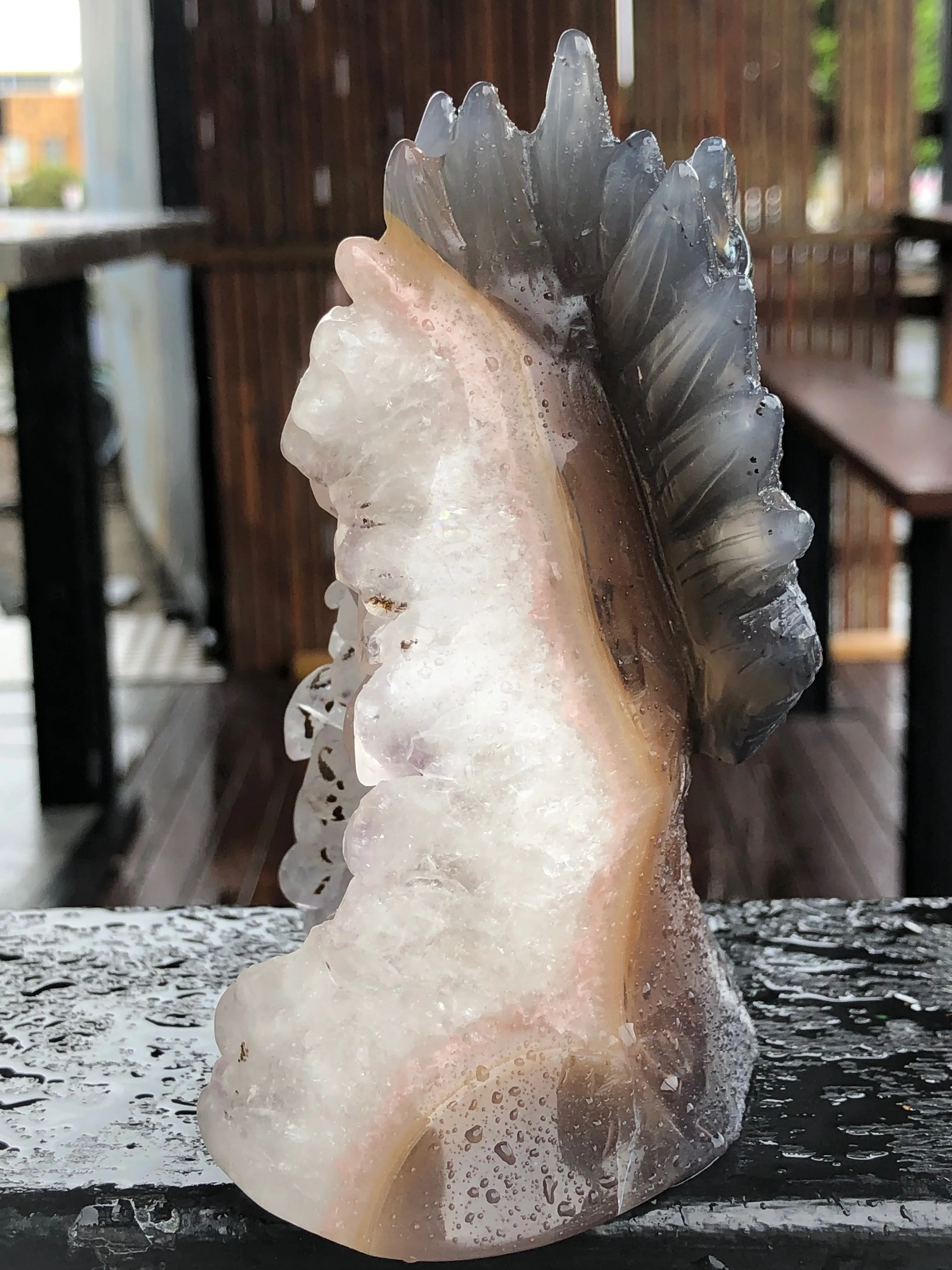 Grey Banded Agate and Quartz/Amethyst Geode Wolf Sculpture [1k1091]