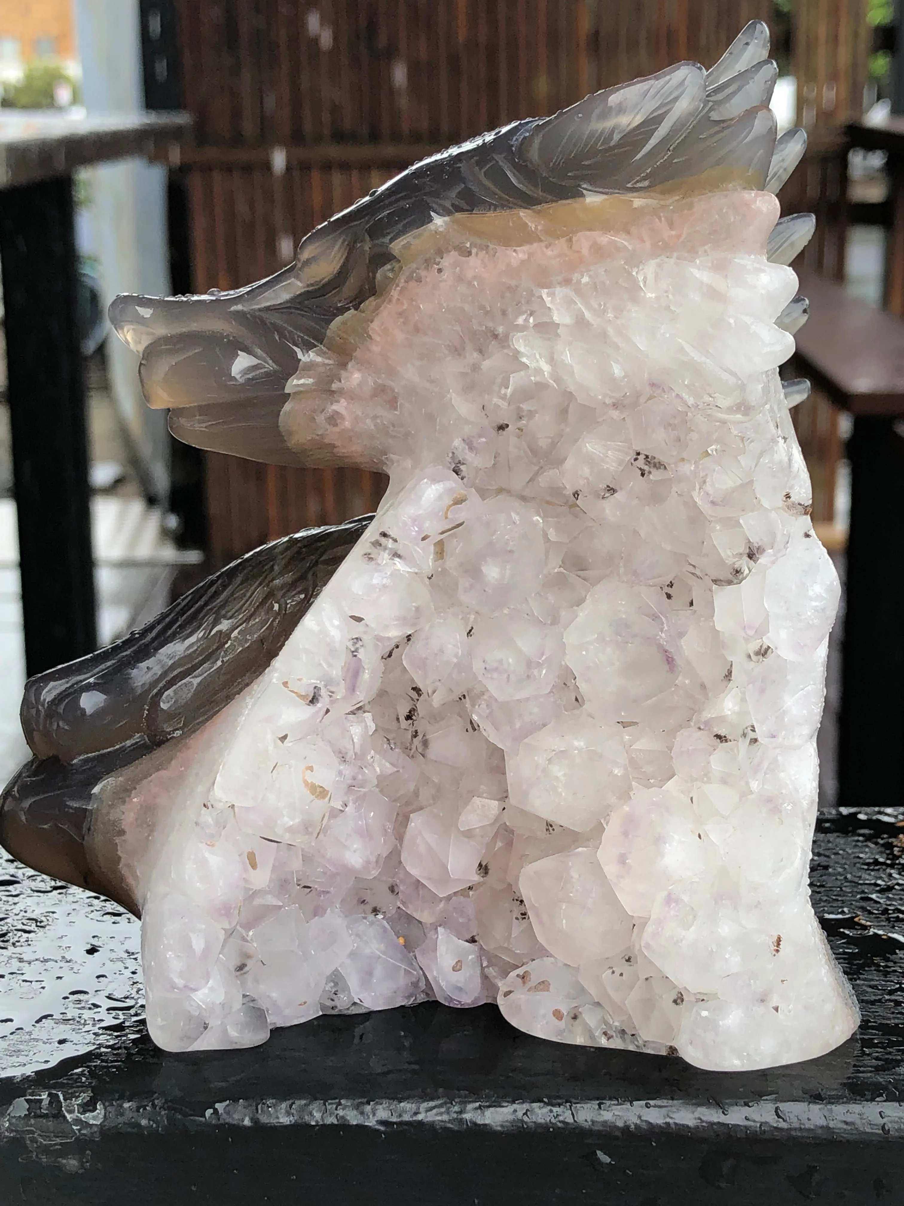 Grey Banded Agate and Quartz/Amethyst Geode Wolf Sculpture [1k1091]