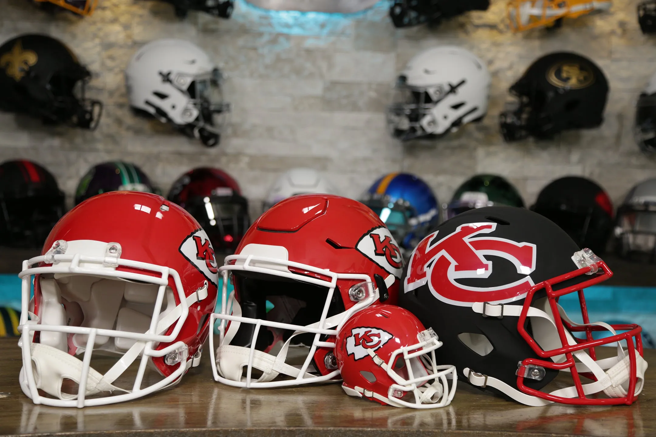 Kansas City Chiefs Riddell Speed Authentic Helmet