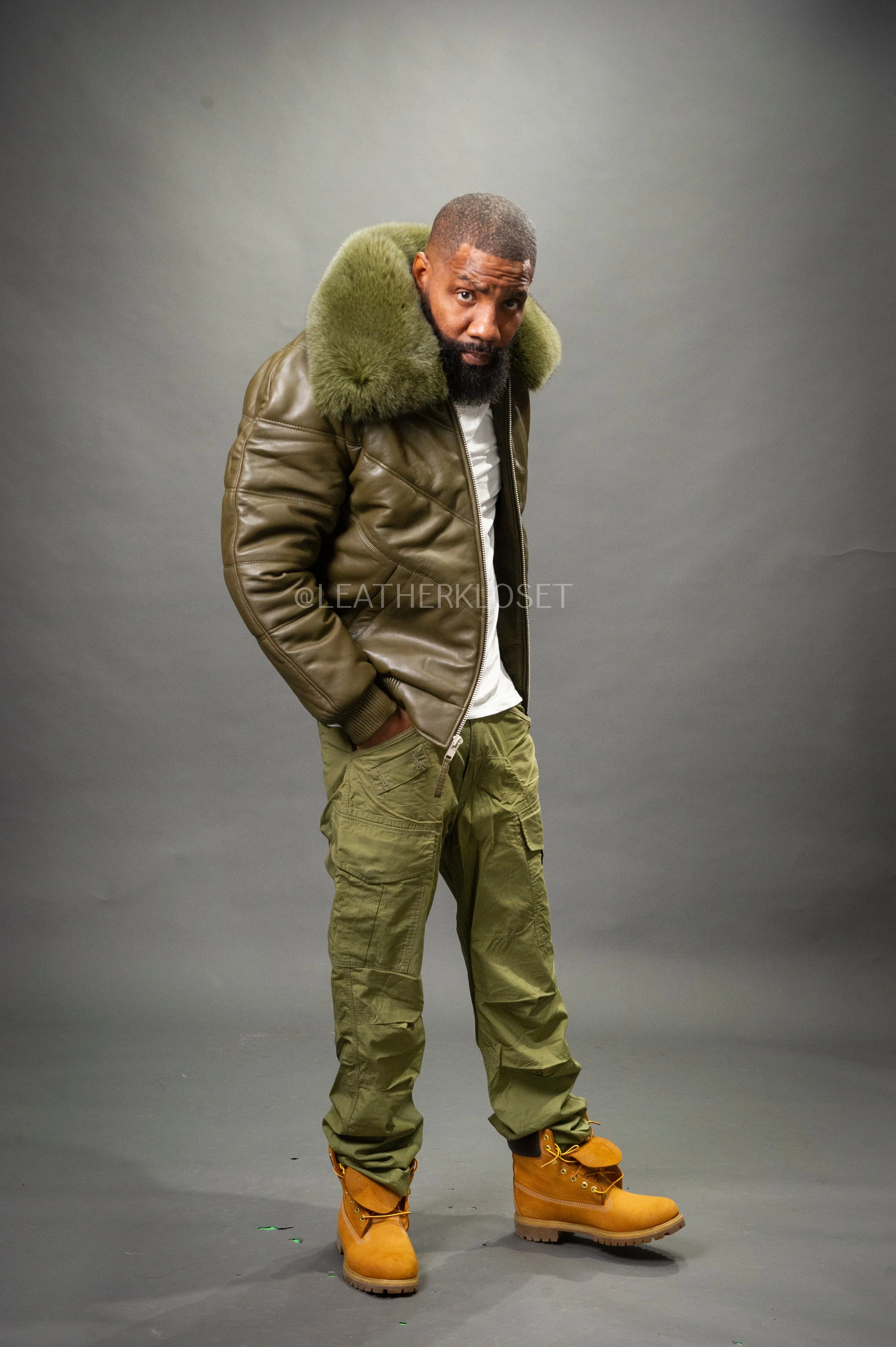 Men's V-Bomber Olive Premium Fox Collar [Olive Fox]